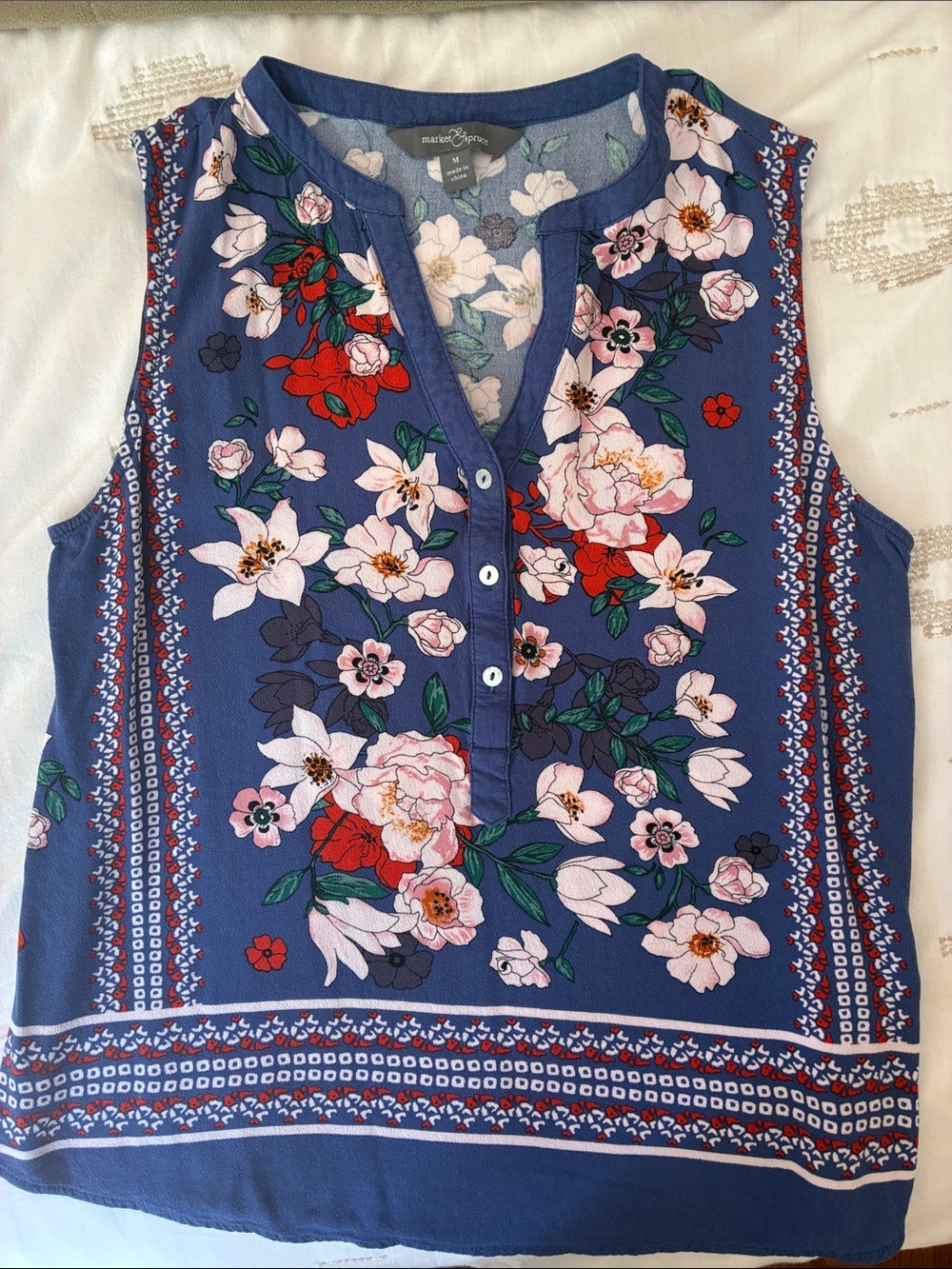 Market & Spruce Blue Floral blouse